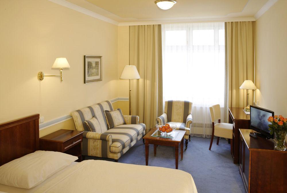 Hotel Embassy Karlovy Vary Exterior foto